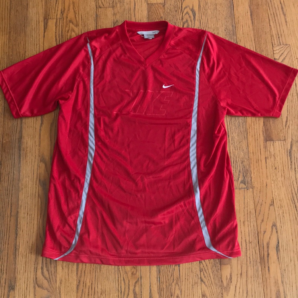 NWOT Men’s Nike tee. Size Large